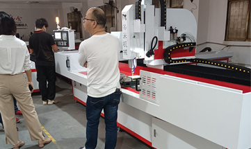 自動(dòng)鉆孔攻牙機(jī)和激光設(shè)備、雕刻機(jī)相比有哪些優(yōu)勢(shì)